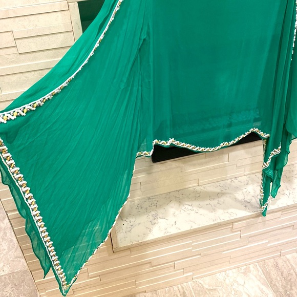 Ranee’s rand new no tags, size small, beaded open sleeve kaftan silk airy top. - Picture 2 of 5